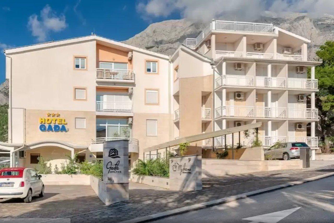 ホテル Gada Baška Voda エクステリア 写真